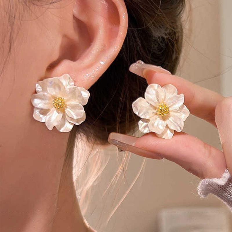 Attractive Beautiful Ladies' Alloy Flower Earrings