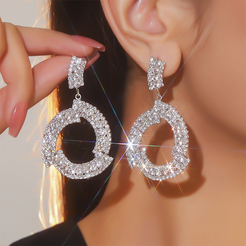 Fashionable Luxurious Women's Alloy Earrings with Rhinestone