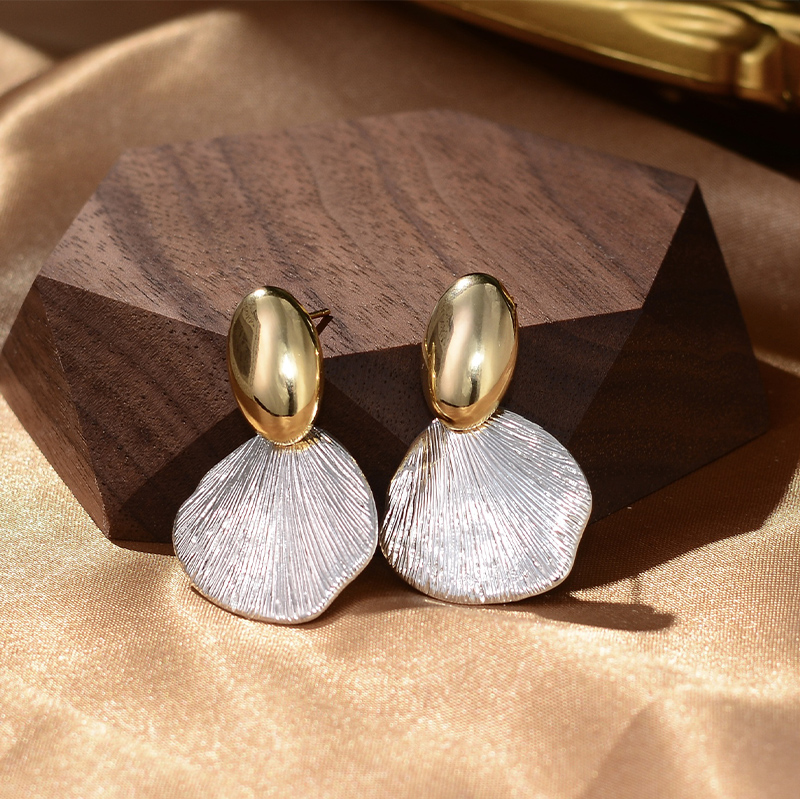 Unique ancien secteur alliage boucles d'oreilles