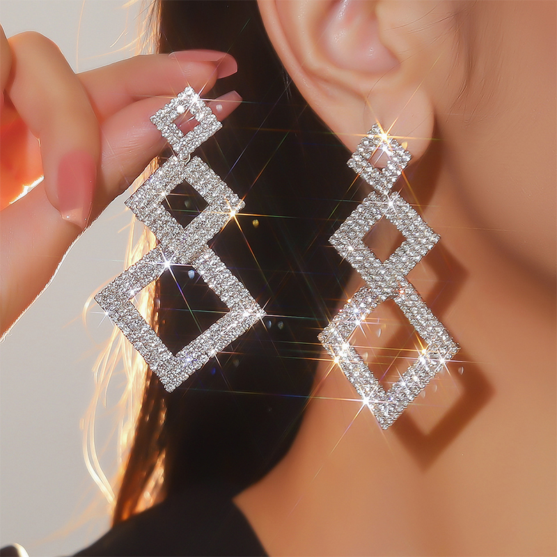 Luxurious Exquisite Female Rhinestones Geometric Earrings